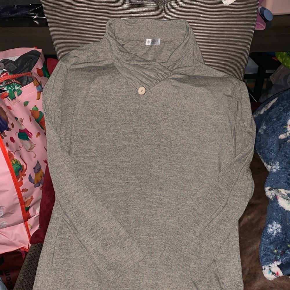 Hount- woman’s top